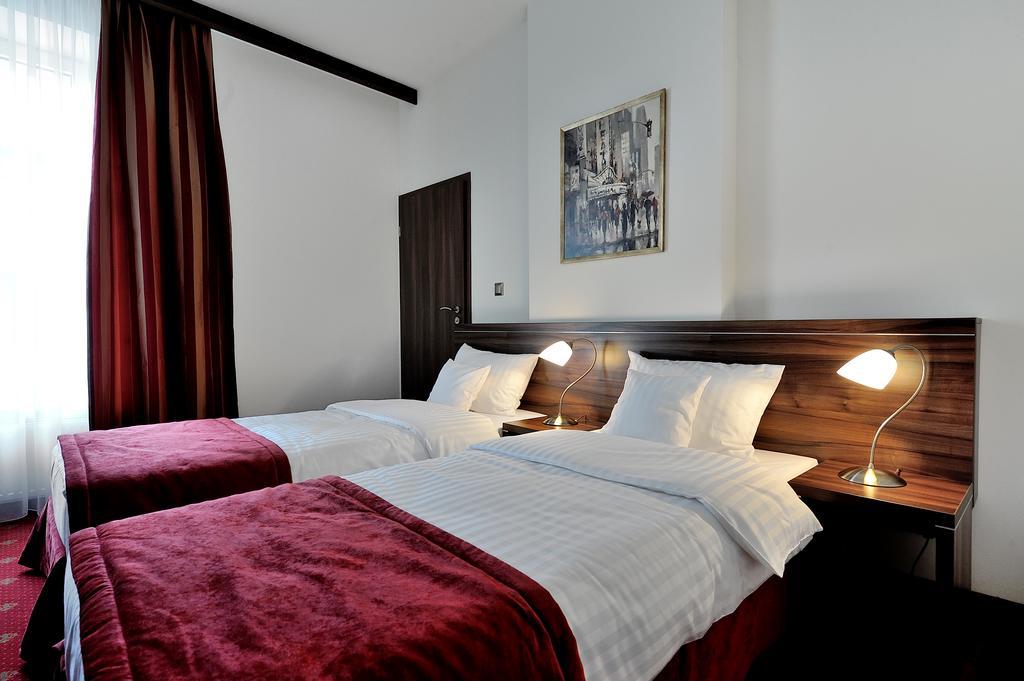 Hotel Centrum Sosnowiec Room photo