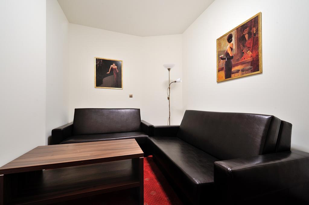 Hotel Centrum Sosnowiec Room photo