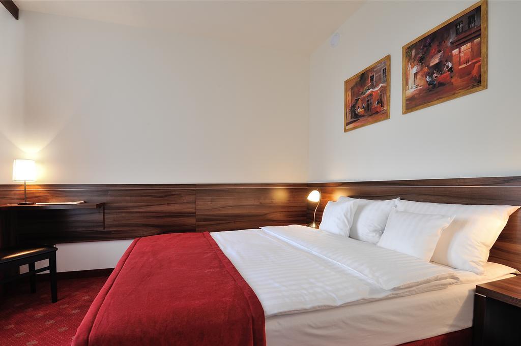 Hotel Centrum Sosnowiec Room photo